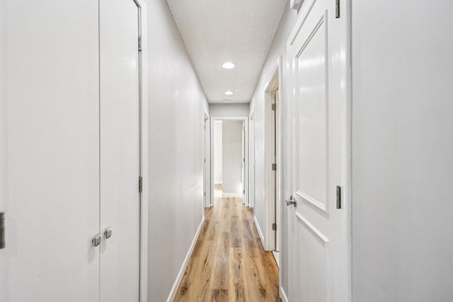 1605 Hillsboro Avenue, Golden Valley, MN 55427