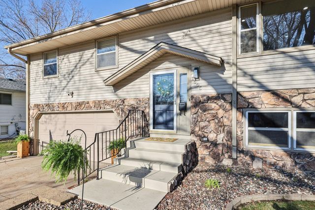 1605 Hillsboro Avenue, Golden Valley, MN 55427