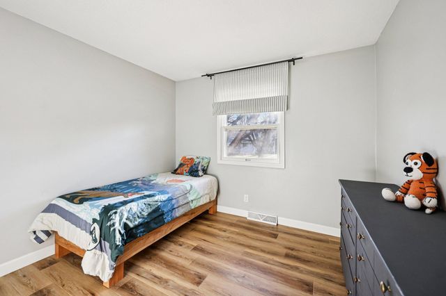 1605 Hillsboro Avenue, Golden Valley, MN 55427