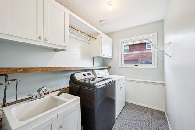 1605 Hillsboro Avenue, Golden Valley, MN 55427