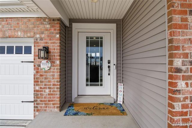 155 Palais Court, St Charles, MO 63301