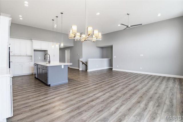 155 Palais Court, St Charles, MO 63301