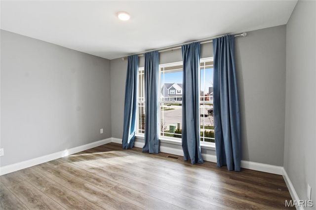 155 Palais Court, St Charles, MO 63301