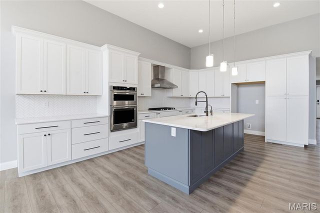 155 Palais Court, St Charles, MO 63301