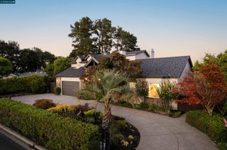 78 Scenic Dr, Orinda, CA 94563