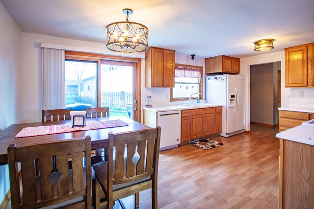 1500 Bates Lane, Schaumburg, IL 60193