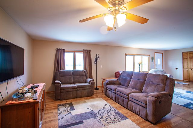 1500 Bates Lane, Schaumburg, IL 60193