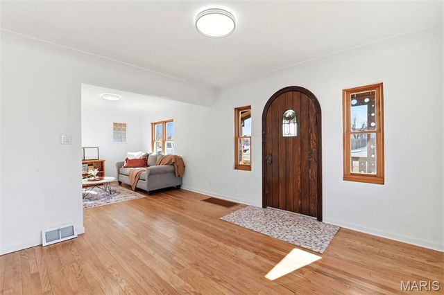 707 Pardella Avenue, St Louis, MO 63125