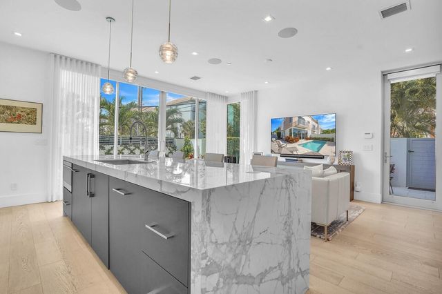 200 NE 7th Avenue 3, Delray Beach, FL 33483