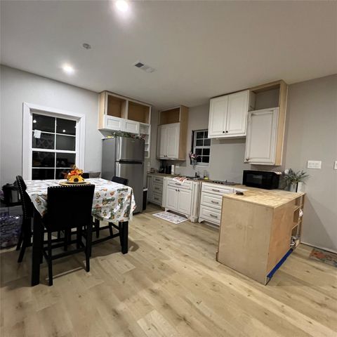 1243 Road 5263, Cleveland, TX 77327