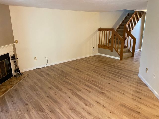 501 Ridgefield Cir B, Clinton, MA 01510