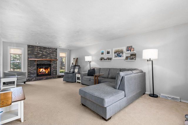 3329 S BOB O LINK LANE, Appleton, WI 54915