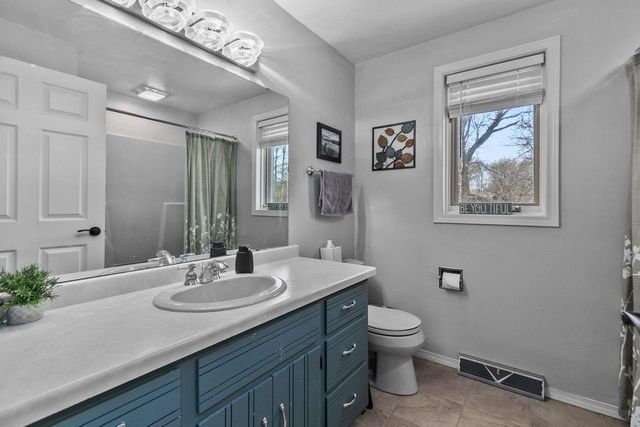 3329 S BOB O LINK LANE, Appleton, WI 54915