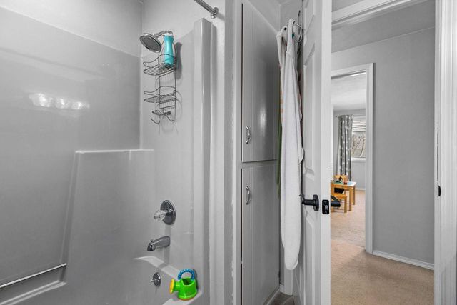 3329 S BOB O LINK LANE, Appleton, WI 54915