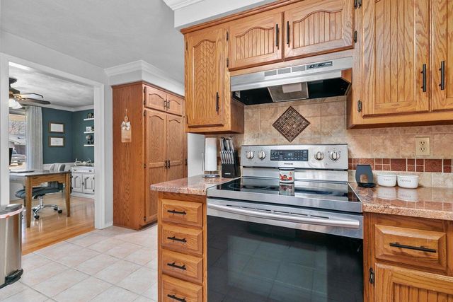 3329 S BOB O LINK LANE, Appleton, WI 54915