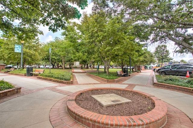 9110 Greenway Court, Gainesville, GA 30506