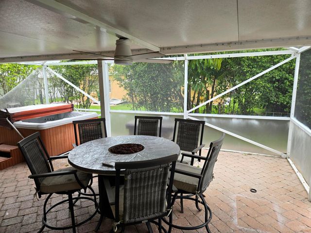10207 NW 82nd Street, Tamarac, FL 33321