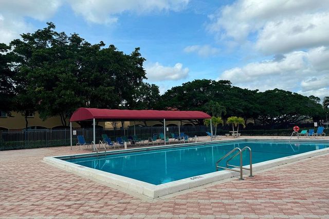 10207 NW 82nd Street, Tamarac, FL 33321