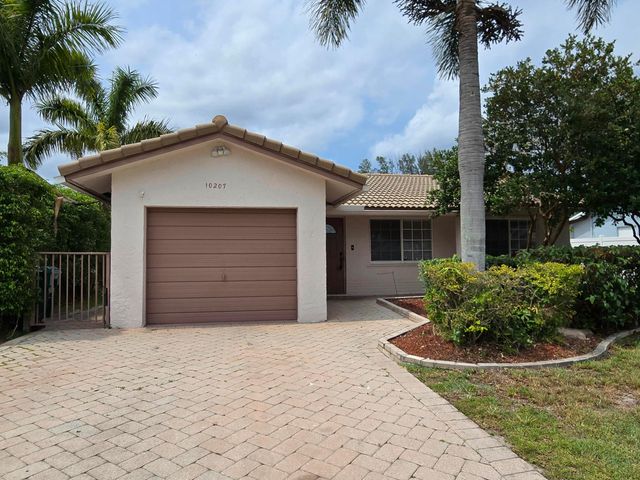 10207 NW 82nd Street, Tamarac, FL 33321