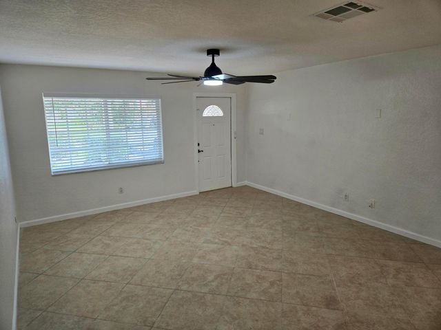 10207 NW 82nd Street, Tamarac, FL 33321