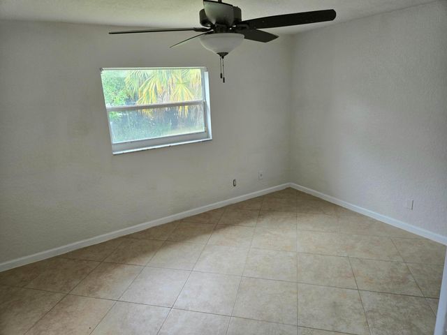 10207 NW 82nd Street, Tamarac, FL 33321