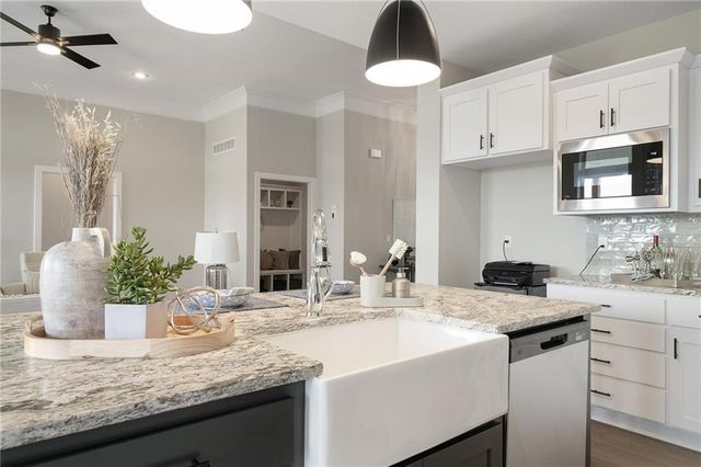 19521 W 114th Terrace, Olathe, KS 66061