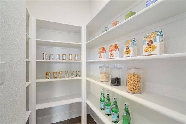 19521 W 114th Terrace, Olathe, KS 66061