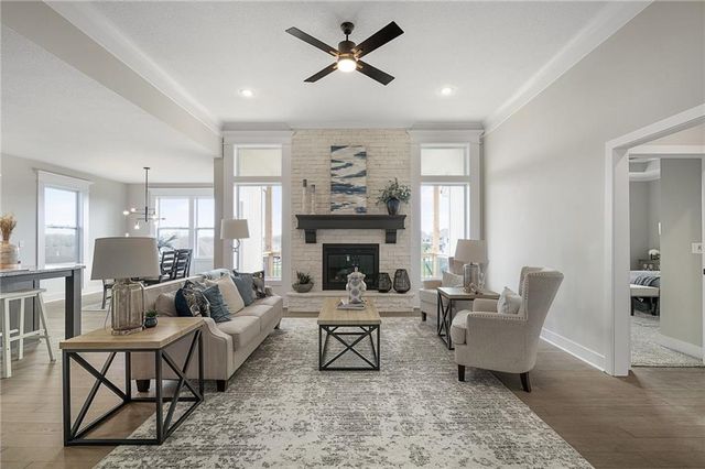 19521 W 114th Terrace, Olathe, KS 66061