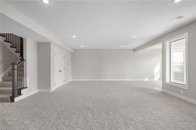 19521 W 114th Terrace, Olathe, KS 66061