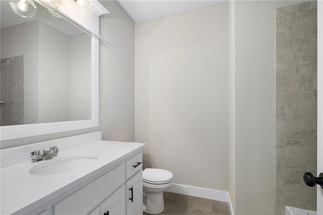 19521 W 114th Terrace, Olathe, KS 66061