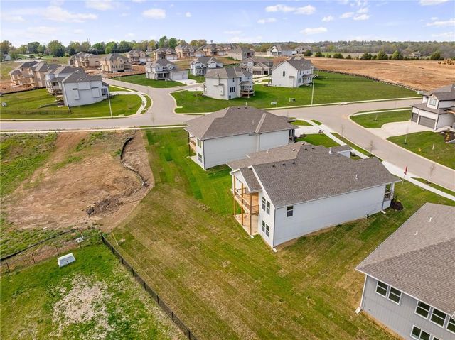 19521 W 114th Terrace, Olathe, KS 66061