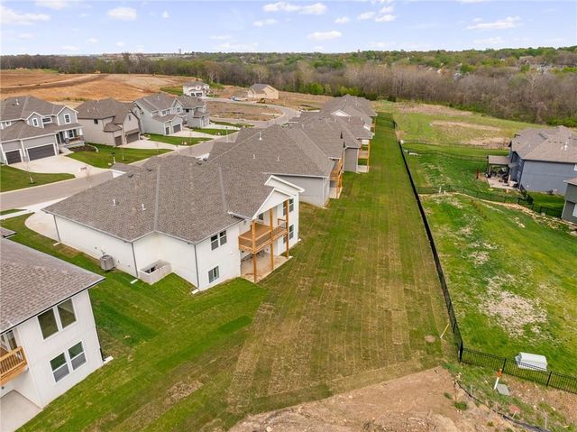 19521 W 114th Terrace, Olathe, KS 66061