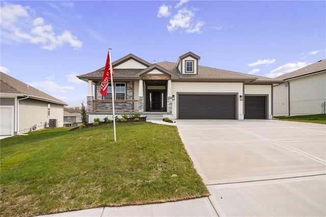 19521 W 114th Terrace, Olathe, KS 66061