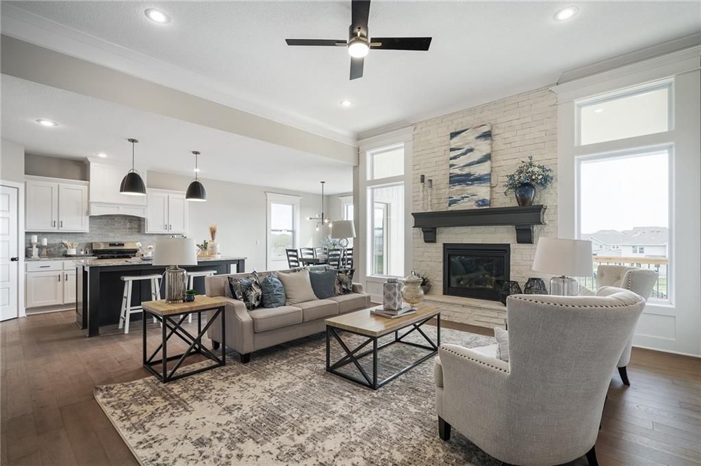 19521 W 114th Terrace, Olathe, KS 66061