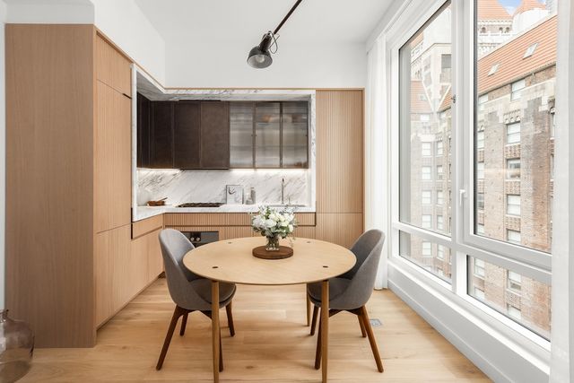 135 E 47th St Apt 26E, New York City, NY 10017