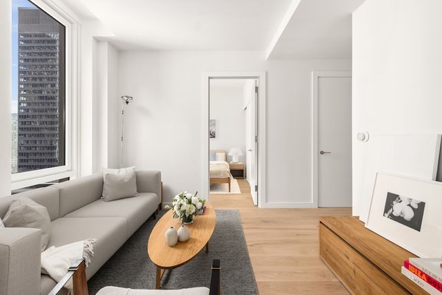 135 E 47th St Apt 26E, New York City, NY 10017