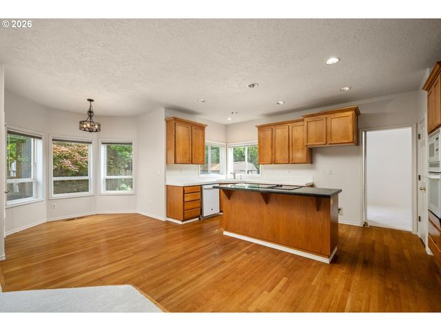 16775 Sw SPRINGWATER Ln, Beaverton, OR 97006