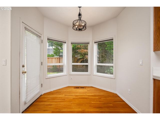 16775 Sw SPRINGWATER Ln, Beaverton, OR 97006