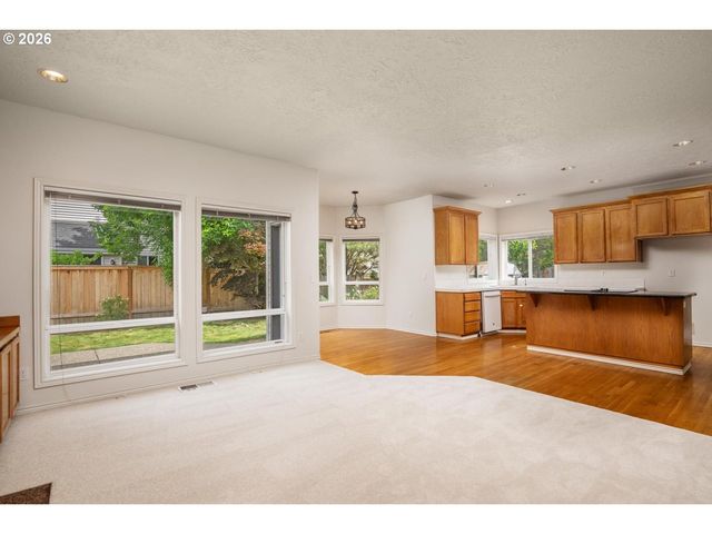 16775 Sw SPRINGWATER Ln, Beaverton, OR 97006