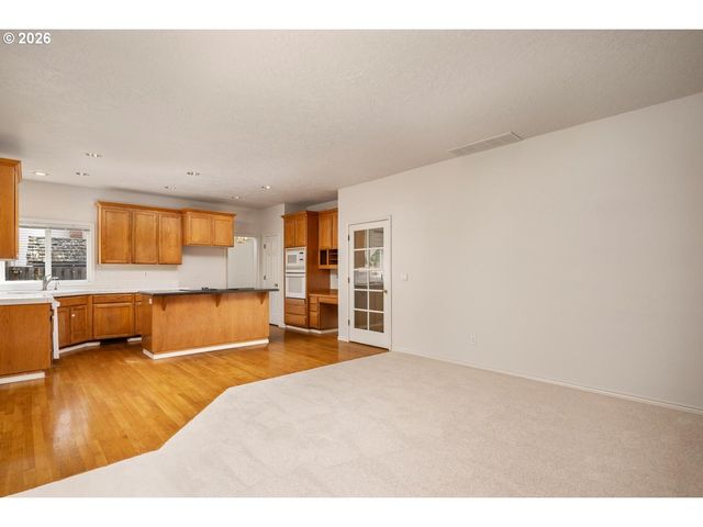 16775 Sw SPRINGWATER Ln, Beaverton, OR 97006