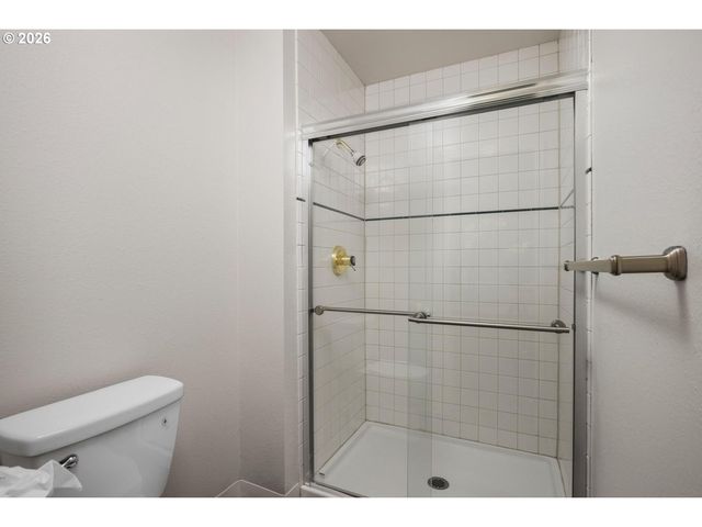 16775 Sw SPRINGWATER Ln, Beaverton, OR 97006