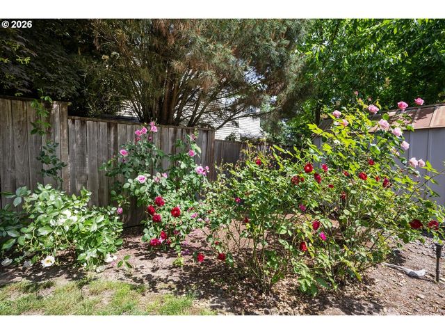 16775 Sw SPRINGWATER Ln, Beaverton, OR 97006