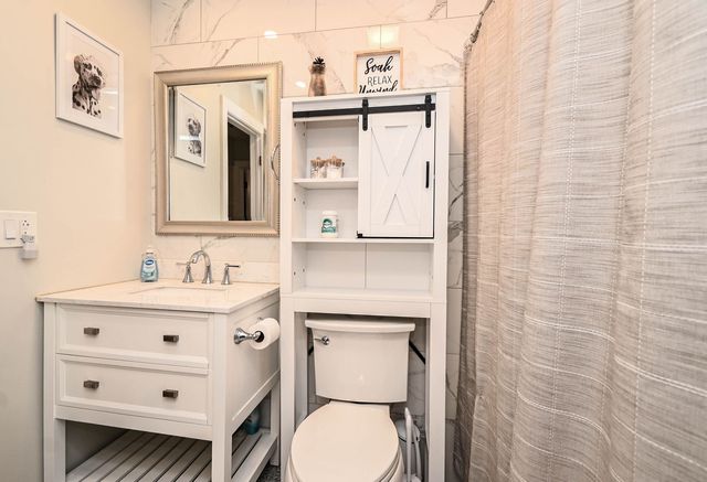 598 Dunham Road, Gurnee, IL 60031