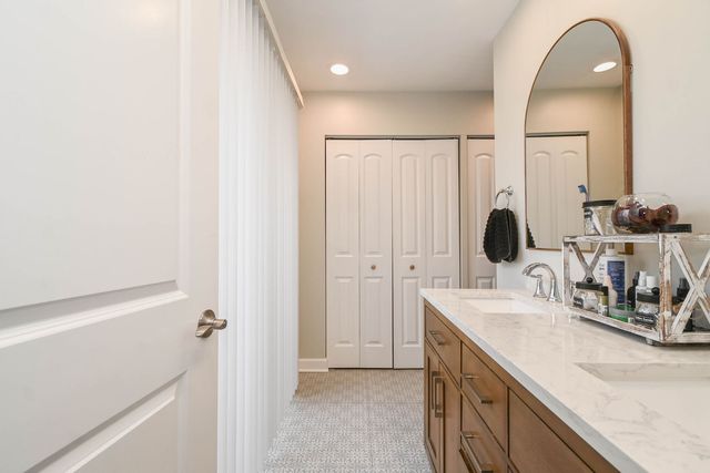 598 Dunham Road, Gurnee, IL 60031