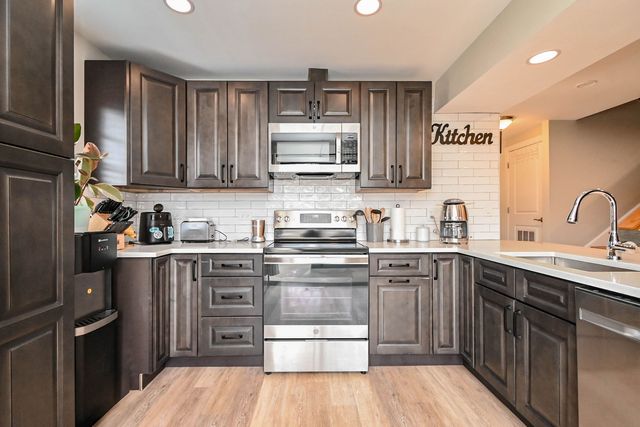 598 Dunham Road, Gurnee, IL 60031