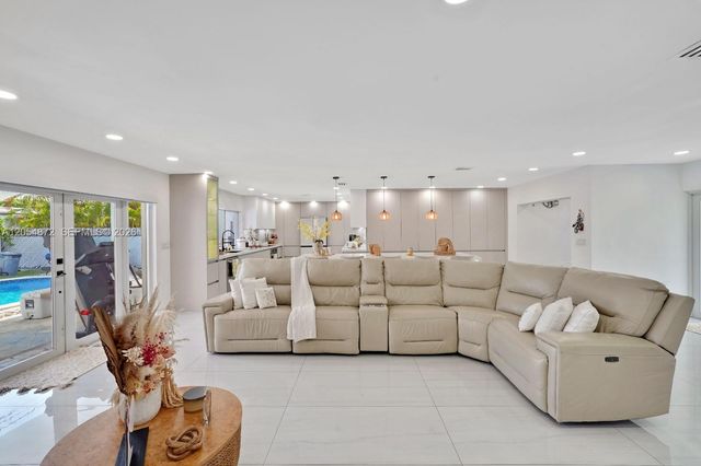7920 Venetian Street, Miramar, FL 33023