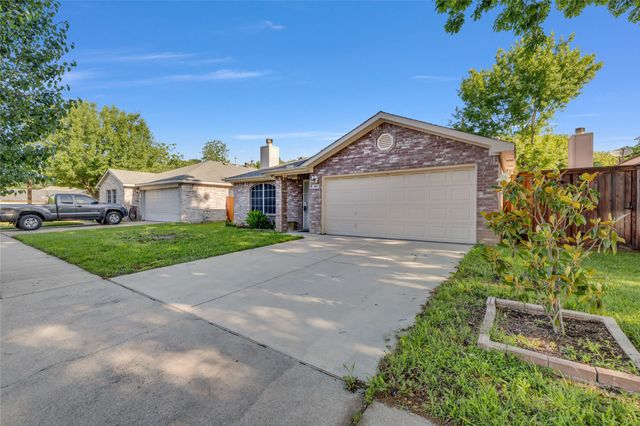 305 Familia Court, Irving, TX 75061