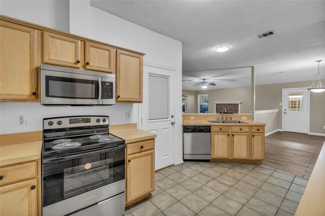305 Familia Court, Irving, TX 75061
