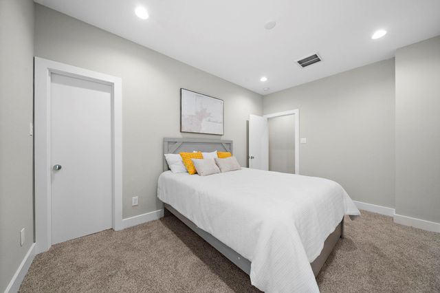 8322 Curry Road, Houston, TX 77093