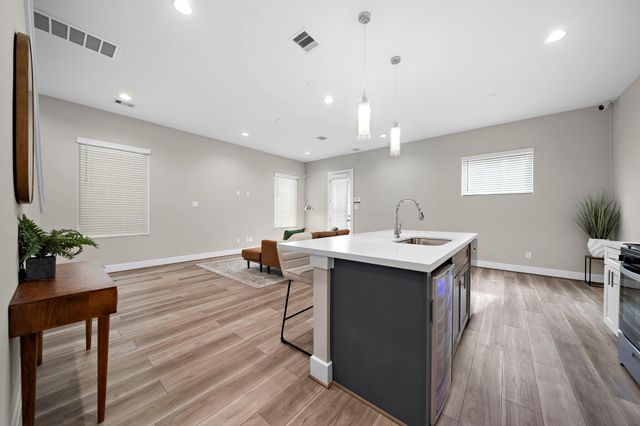 8322 Curry Road, Houston, TX 77093